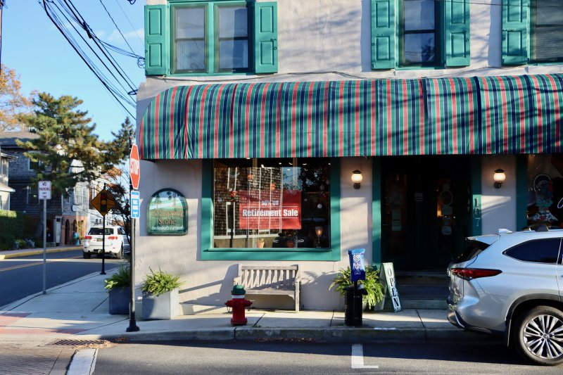 Retirement sale signs are up in the windows of the Stepping Stone. The artists gallery has been a fixture at the corner of Front Street and West Market Street for 32 years.
